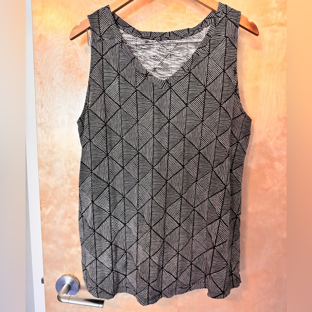 Geometric Patterned Black and White Women's Top